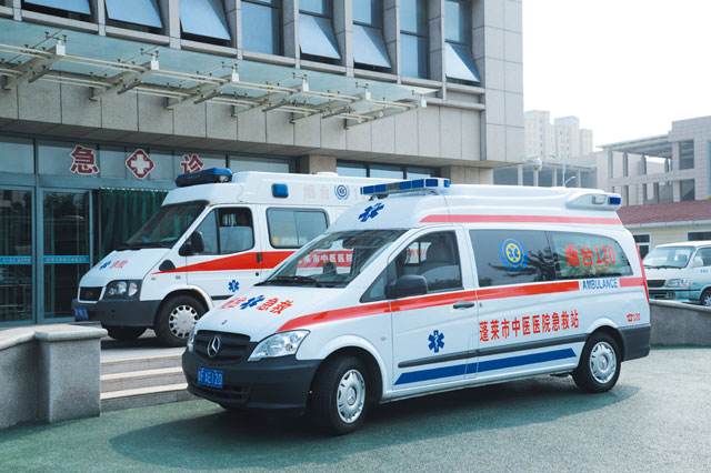 广州救护车厂家跟你聊聊为什么无人避让救护车？02