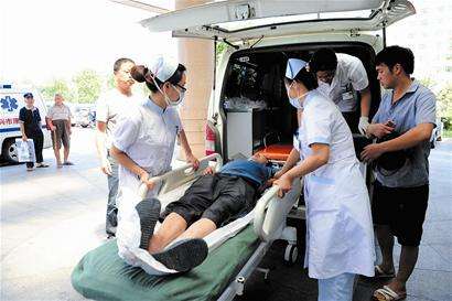 千里护送，转运救护车带动救护车厂家发展01