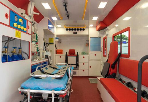 千里护送，转运救护车带动救护车厂家发展02